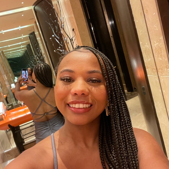 Meet your Posher, Tahirah - Picture 1 of 1